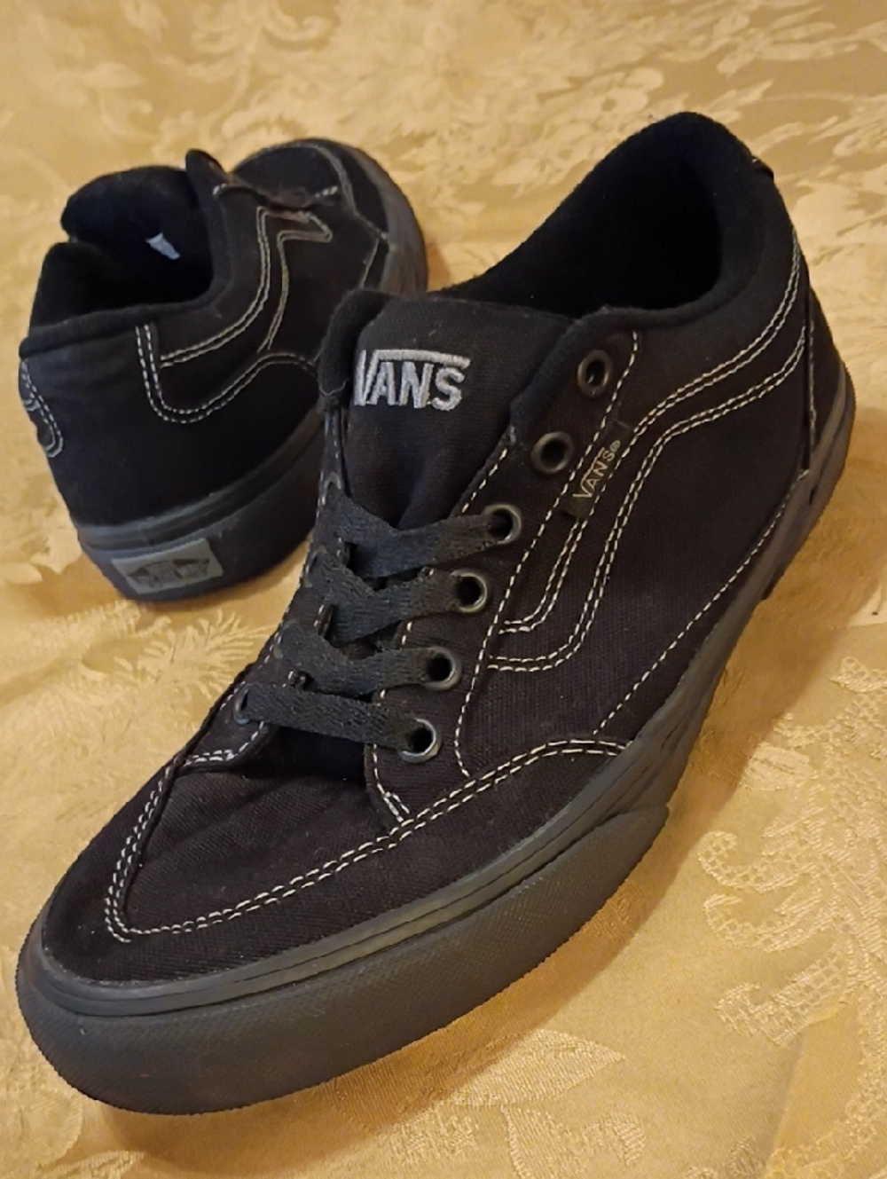 VANS Men’s Black Old Skool Canvas Low-Top Black Sole, Men's 7.5 Women's 9.0